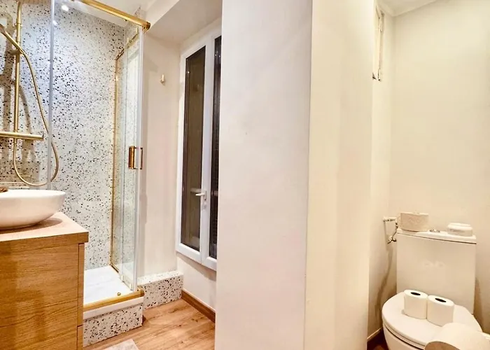 Cozy In The Heart Of - 3 To 4 People